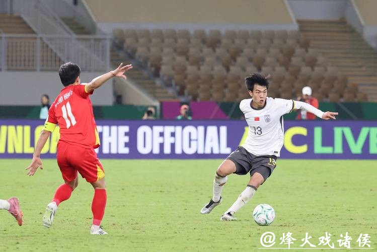 U23男足晋级亚洲杯决赛 中国足球期待更进一步（体育大看台）